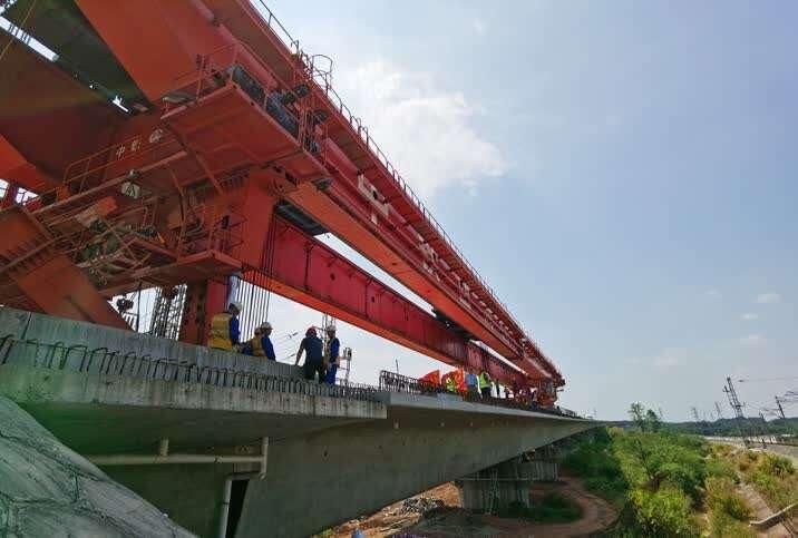 鄱陽鐵路最新消息,鄱陽鐵路最新消息——一趟充滿笑聲與感動的列車之旅