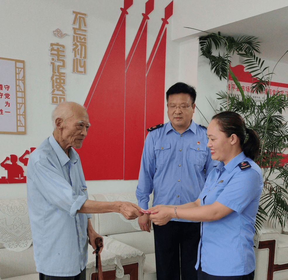 黨員補交黨費最新動態(tài)，心靈與自然的雙重旅行探索